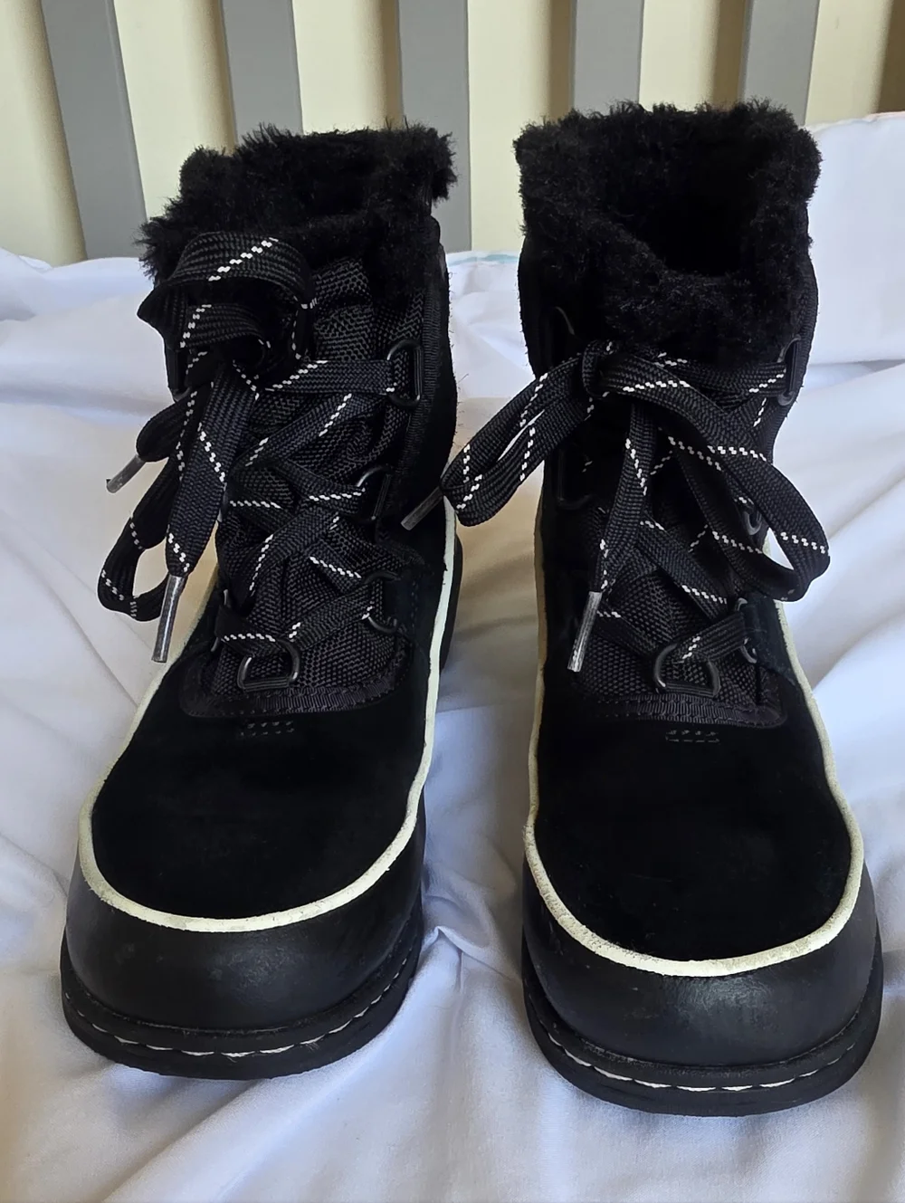 Sorel Black Kids Faux-Fur Lace-Up Winter Boots with Contrast Trim Size 3